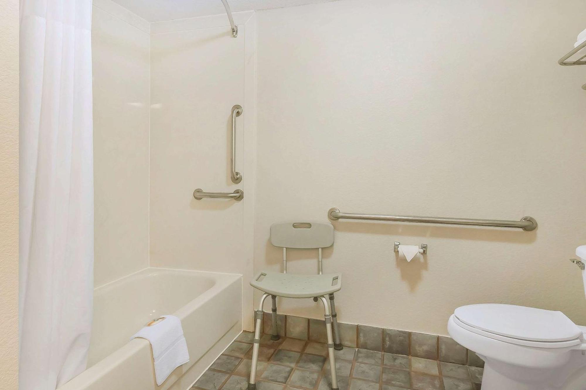 Quality Inn Charleston - Sikeston Eksteriør billede