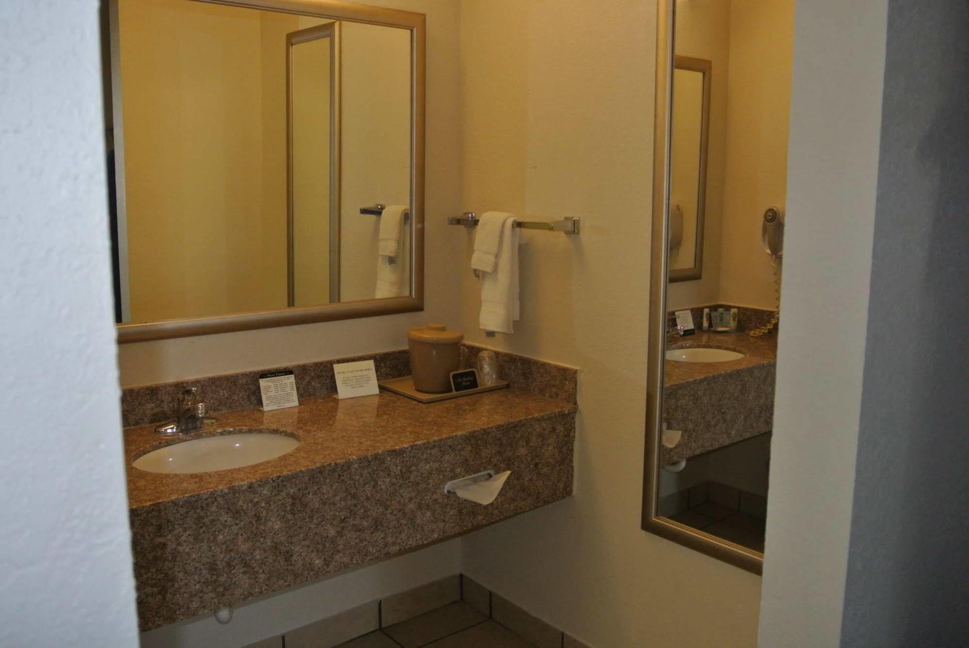 Quality Inn Charleston - Sikeston Eksteriør billede